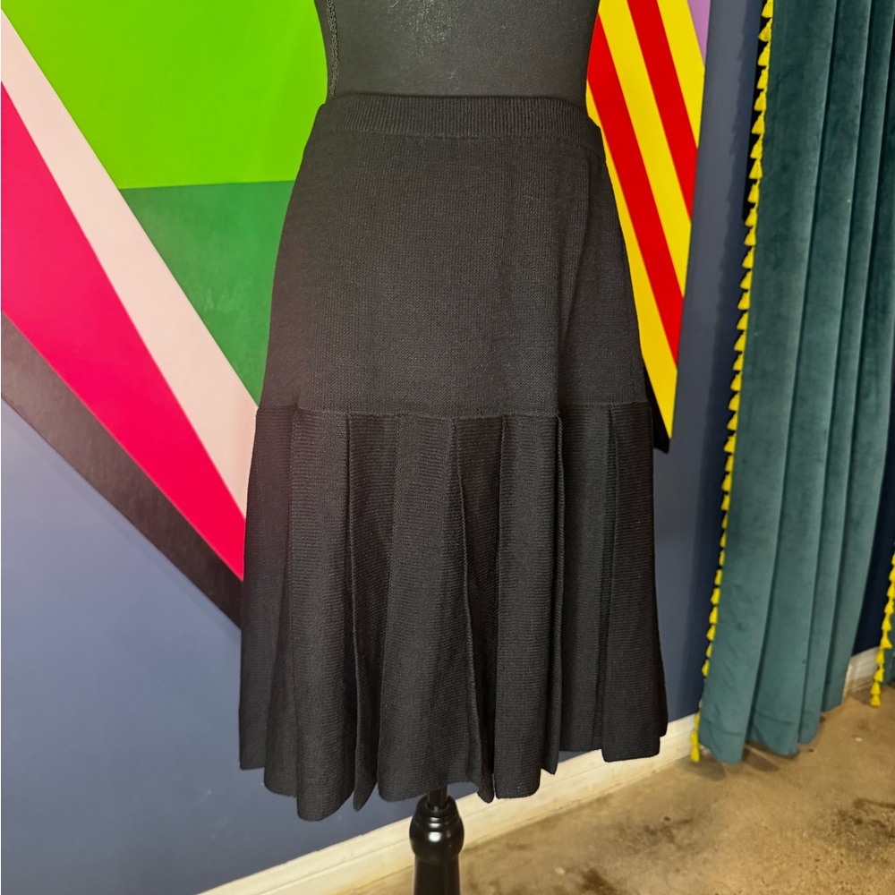 St. John Knit Black Pleated Skirt